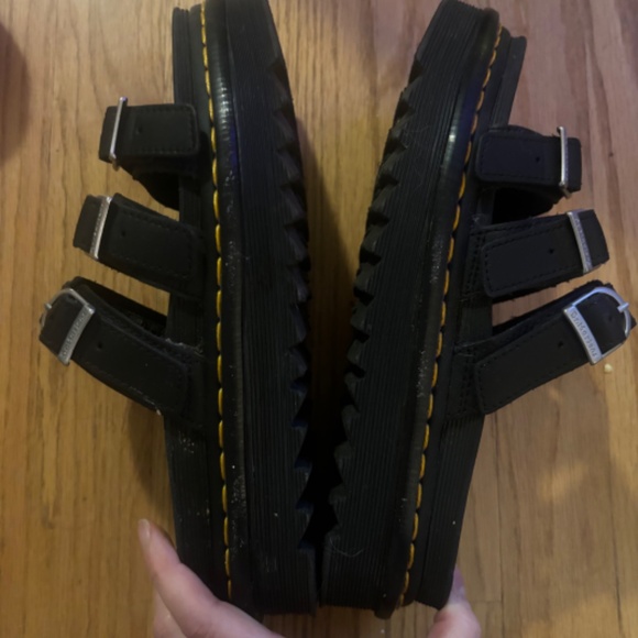 Women’s size 8 US dr martens sandals - Picture 3 of 4